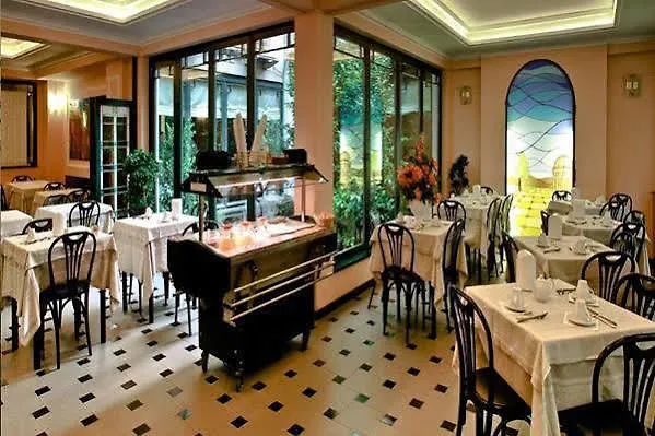 *** Szálloda Garibaldi Palace Milánó Olaszország