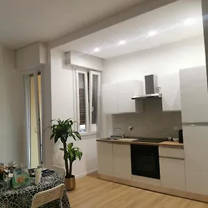 Iside , Bologna Italië